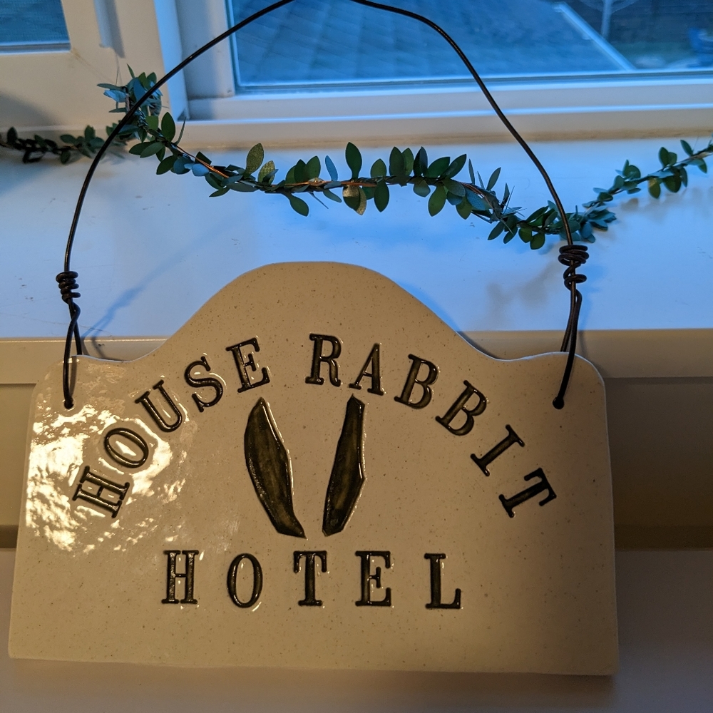Bunny Hotel Sign House Rabbit - Picture 13 of 13